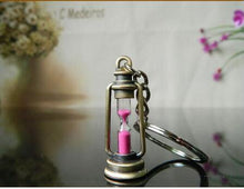 Load image into Gallery viewer, timer hourglass key chain